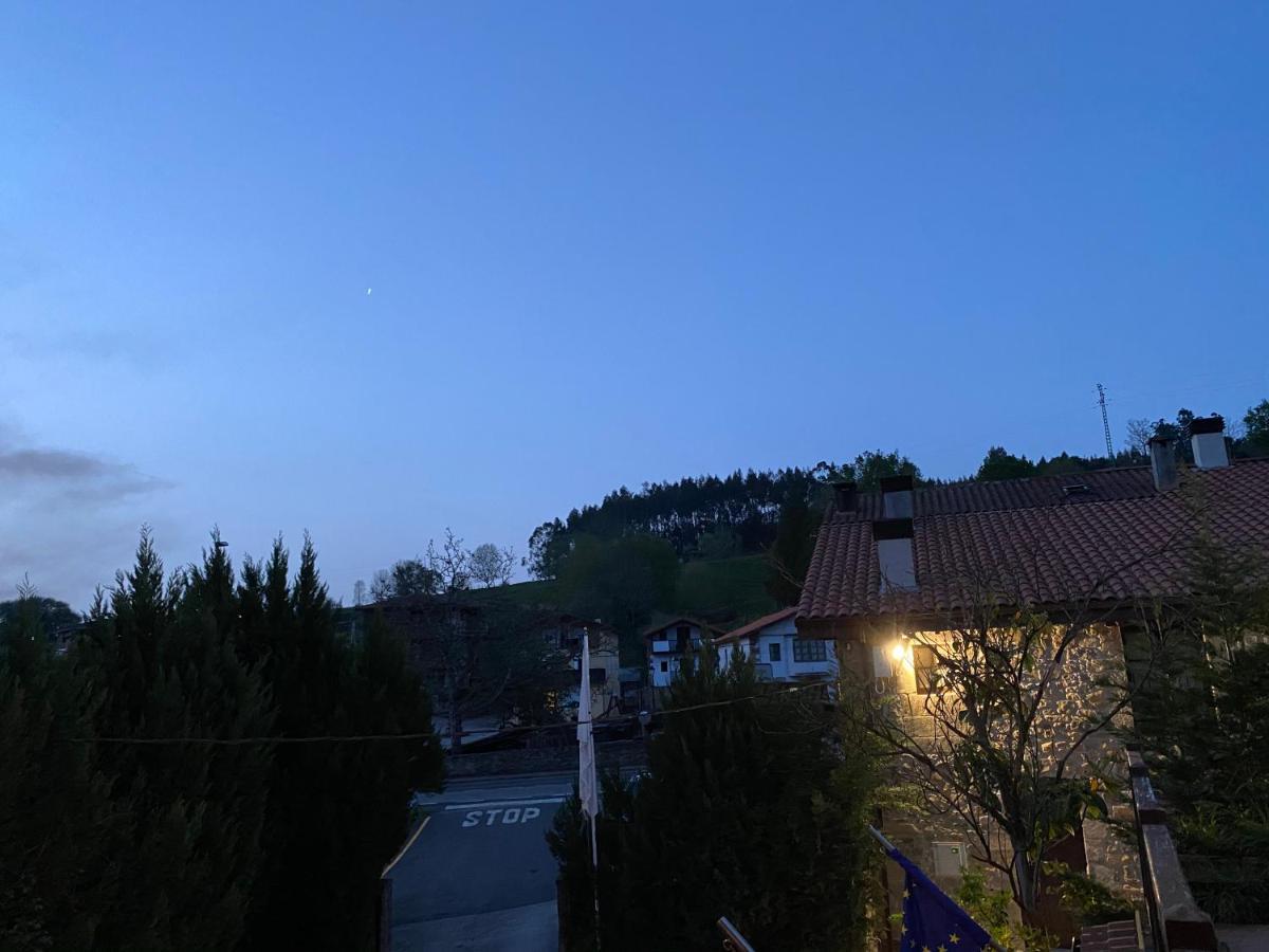 Y De Guriezo Hotel
